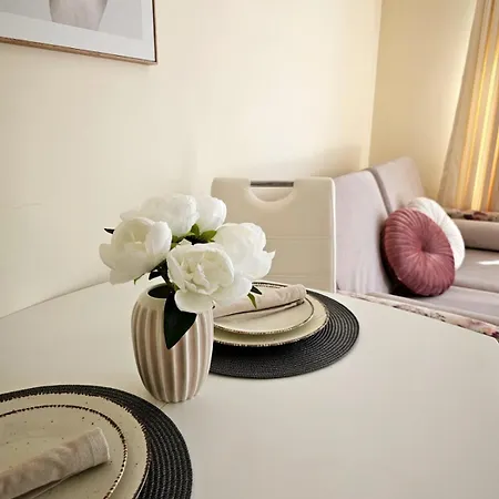 Apartment Near The Sea With Parking